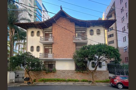 Apartamento à venda com 135m², 4 quartos e 1 vaga Apartamento à venda com 135m², 4 quartos e 1 vagaFachada