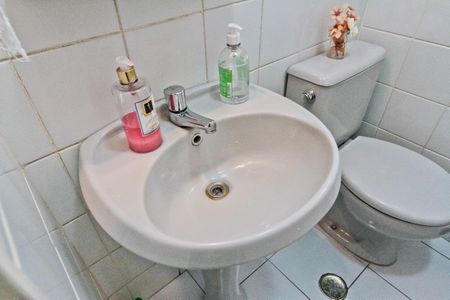 Lavabo de casa para alugar com 2 quartos, 125m² em Conjunto Residencial Vista Verde, São Paulo