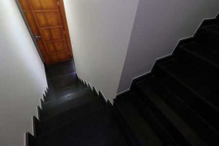 Casa à venda com 104m², 2 quartos e 3 vagasEscada para a sala