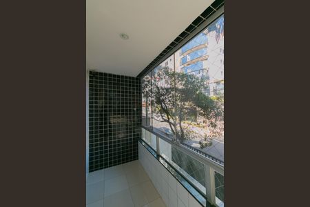 Apartamento à venda com 116m², 3 quartos e 2 vagasVaranda do Quarto 2