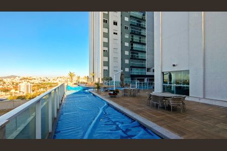 Apartamento à venda com 145m², 4 quartos e 3 vagas Apartamento à venda com 145m², 4 quartos e 3 vagasÁrea comum - Piscina
