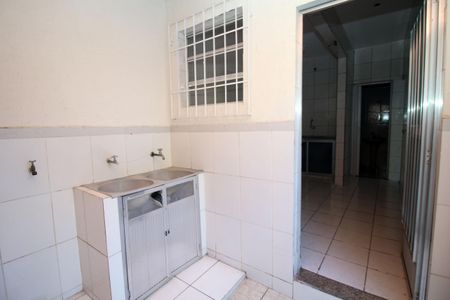 Casa para alugar com 35m², 1 quarto e 1 vagaÁrea de Serviço