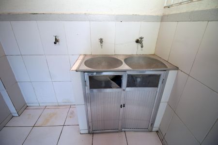 Casa para alugar com 35m², 1 quarto e 1 vagaÁrea de Serviço tanque