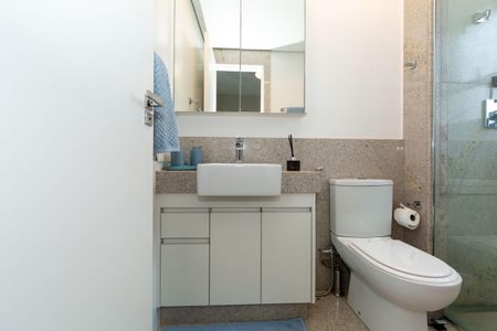 Apartamento à venda com 180m², 3 quartos e 4 vagasBanheiro 3