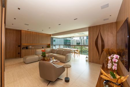 Apartamento à venda com 180m², 3 quartos e 4 vagasSala