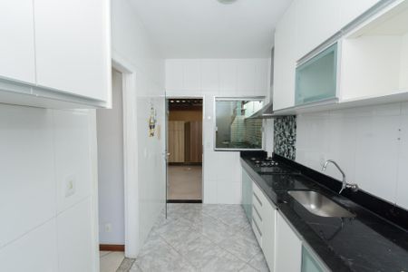 Cozinha de apartamento para alugar com 3 quartos, 100m² em Jardim Riacho das Pedras, Contagem