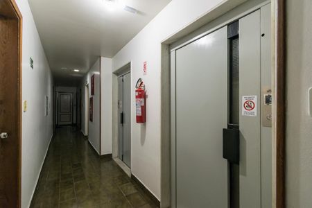 Apartamento à venda com 160m², 3 quartos e 2 vagasÁrea comum - Hall dos elevadores