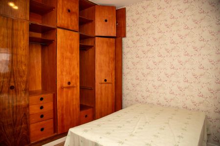 Casa à venda com 553m², 3 quartos e 4 vagasQuarto 2