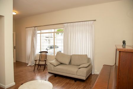 Casa à venda com 553m², 3 quartos e 4 vagasSala