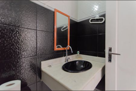 Casa para alugar com 168m², 3 quartos e 5 vagasBanheiro do Salão de Festas