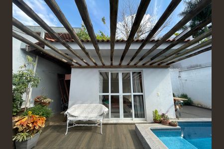 Casa de condomínio para alugar com 248m², 3 quartos e 4 vagasChurrasqueira