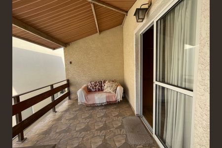 Casa de condomínio para alugar com 248m², 3 quartos e 4 vagasVaranda da Suíte