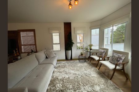 Casa de condomínio para alugar com 248m², 3 quartos e 4 vagasSala