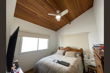 Casa de condomínio para alugar com 248m², 3 quartos e 4 vagasSuíte 2