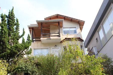 Casa de condomínio para alugar com 248m², 3 quartos e 4 vagasFachada