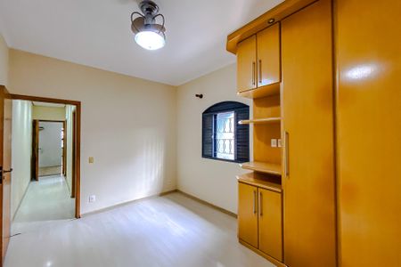 Casa à venda com 180m², 2 quartos e 2 vagasQuarto 2