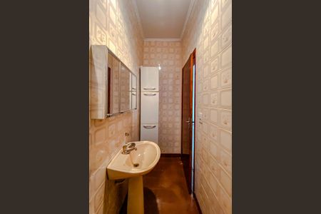 Casa à venda com 180m², 2 quartos e 2 vagasLavabo