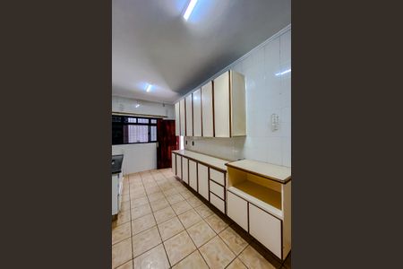 Casa à venda com 180m², 2 quartos e 2 vagasCozinha