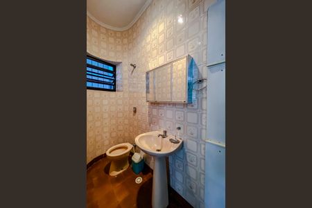 Casa à venda com 180m², 2 quartos e 2 vagasLavabo