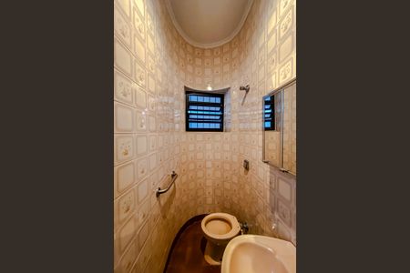 Casa à venda com 180m², 2 quartos e 2 vagasLavabo