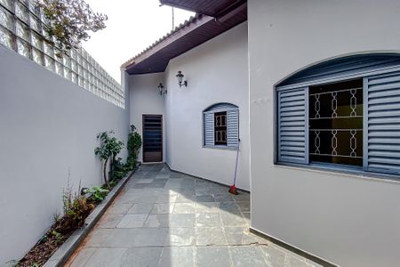 Casa à venda com 180m², 2 quartos e 2 vagasÁrea externa