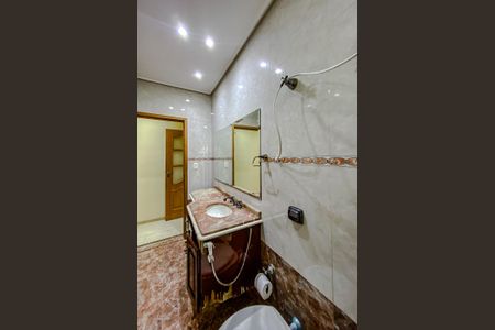 Casa à venda com 180m², 2 quartos e 2 vagasBanheiro