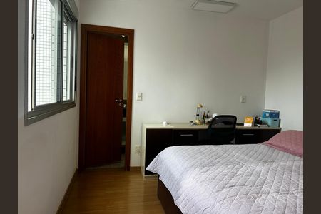 Apartamento à venda com 127m², 4 quartos e 3 vagasQuarto 5