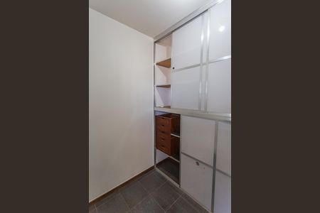 Apartamento à venda com 300m², 4 quartos e 2 vagasQuarto de Serviço