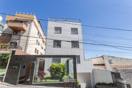 Apartamento à venda com 300m², 4 quartos e 2 vagasFachada
