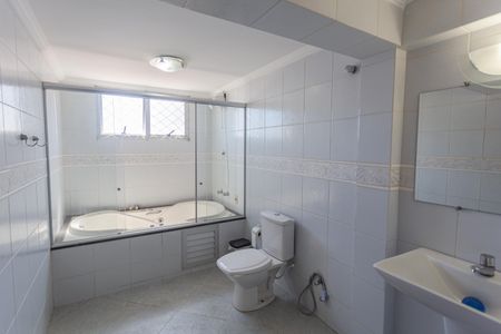 Apartamento à venda com 300m², 4 quartos e 2 vagasBanheiro Social 2 