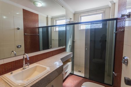 Apartamento à venda com 300m², 4 quartos e 2 vagasBanheiro da Suíte