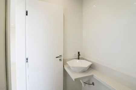 Casa à venda com 160m², 3 quartos e 3 vagas Casa à venda com 160m², 3 quartos e 3 vagasBanheiro da Suíte 1