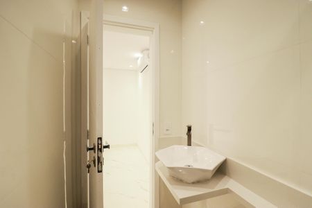 Casa à venda com 160m², 3 quartos e 3 vagas Casa à venda com 160m², 3 quartos e 3 vagasBanheiro da Suíte 2