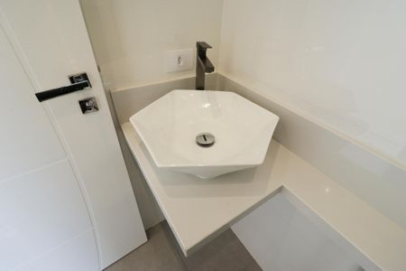 Casa à venda com 160m², 3 quartos e 3 vagas Casa à venda com 160m², 3 quartos e 3 vagasBanheiro da Suíte 1