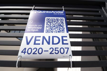 Casa à venda com 160m², 3 quartos e 3 vagas Casa à venda com 160m², 3 quartos e 3 vagasFachada