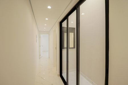 Casa à venda com 160m², 3 quartos e 3 vagas Casa à venda com 160m², 3 quartos e 3 vagasCorredor