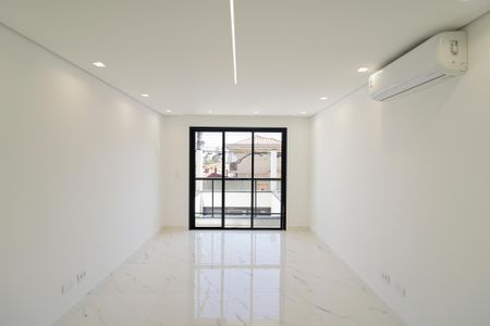 Casa à venda com 160m², 3 quartos e 3 vagas Casa à venda com 160m², 3 quartos e 3 vagasSala