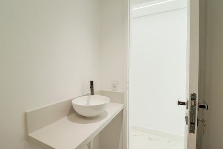 Casa à venda com 160m², 3 quartos e 3 vagas Casa à venda com 160m², 3 quartos e 3 vagasLavabo