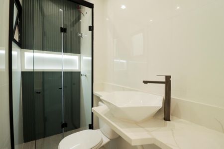 Casa à venda com 160m², 3 quartos e 3 vagas Casa à venda com 160m², 3 quartos e 3 vagasBanheiro da Suíte 2