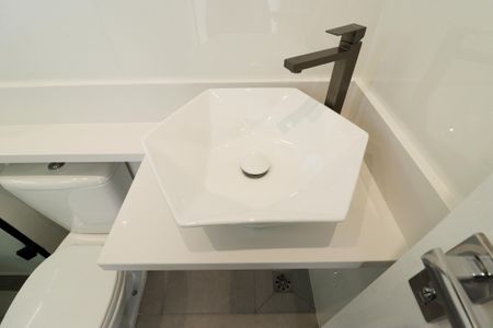 Casa à venda com 160m², 3 quartos e 3 vagas Casa à venda com 160m², 3 quartos e 3 vagasBanheiro da Suíte 1