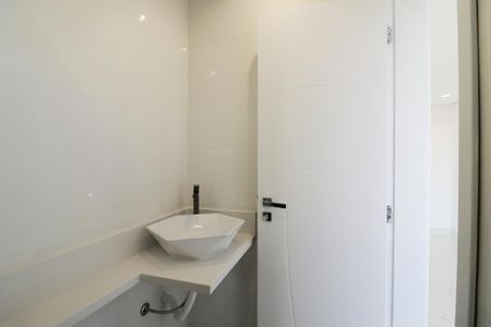 Casa à venda com 160m², 3 quartos e 3 vagas Casa à venda com 160m², 3 quartos e 3 vagasBanheiro da Suíte 1