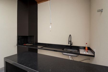 Casa à venda com 160m², 3 quartos e 3 vagas Casa à venda com 160m², 3 quartos e 3 vagasÁrea de Serviço e Churrasqueira