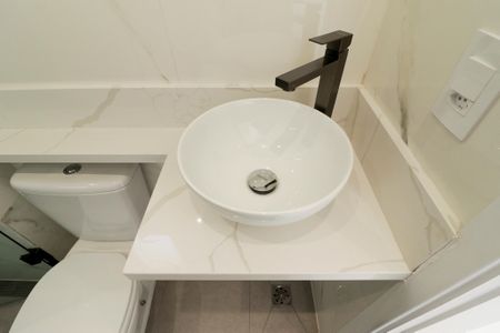 Casa à venda com 160m², 3 quartos e 3 vagas Casa à venda com 160m², 3 quartos e 3 vagasBanheiro da Suíte 3