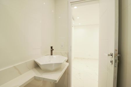 Casa à venda com 160m², 3 quartos e 3 vagas Casa à venda com 160m², 3 quartos e 3 vagasBanheiro da Suíte 2