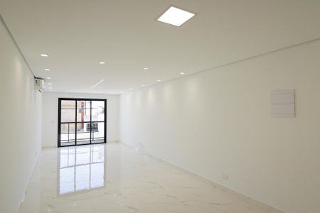 Casa à venda com 160m², 3 quartos e 3 vagas Casa à venda com 160m², 3 quartos e 3 vagasSala