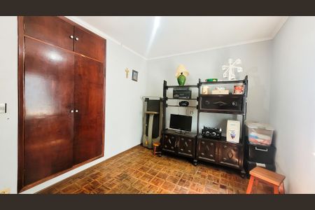 Casa à venda com 158m², 3 quartos e 2 vagasQuarto 1