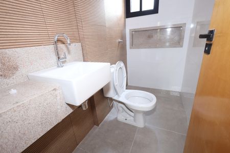 Casa de condomínio para alugar com 153m², 3 quartos e 2 vagasBanheiro da Suíte 2