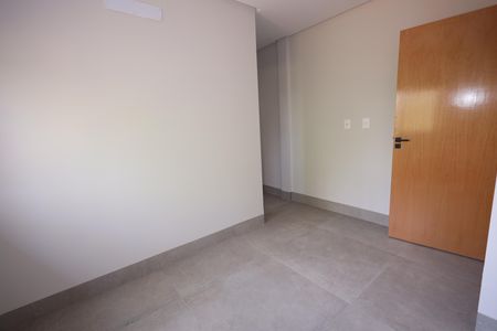 Casa de condomínio para alugar com 153m², 3 quartos e 2 vagasSuíte 1