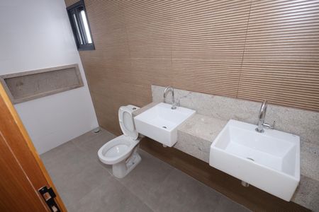 Casa de condomínio para alugar com 153m², 3 quartos e 2 vagasBanheiro da Suíte 3