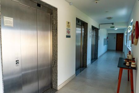 Apartamento à venda com 38m², 1 quarto e 1 vaga Apartamento à venda com 38m², 1 quarto e 1 vagaHall social